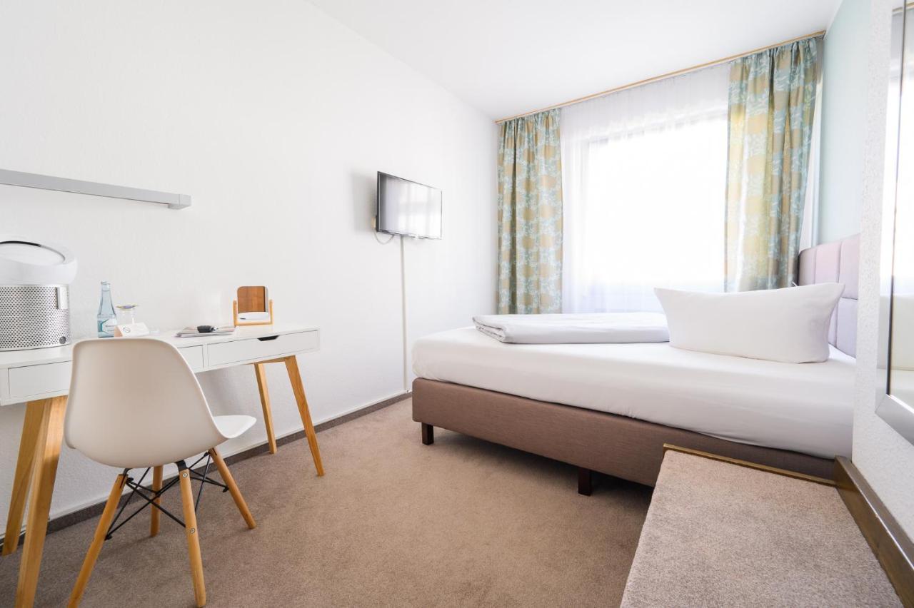 Hotel Kaspar Garni Siegburg Bagian luar foto