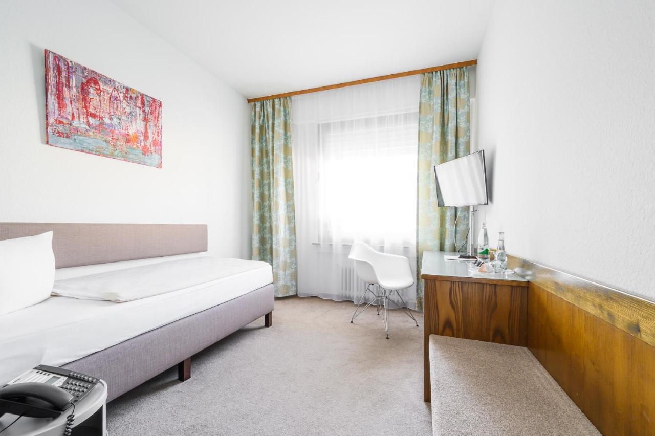 Hotel Kaspar Garni Siegburg Bagian luar foto