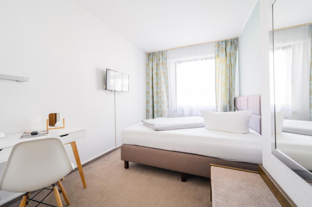 Hotel Kaspar Garni Siegburg Bagian luar foto